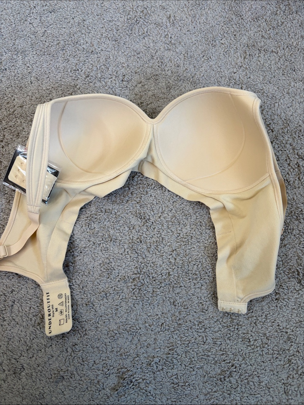 Underoutfit Seamless Nude T-Shirt Bra Style 460 Extender M NWT Adjustable Straps - Picture 3 of 4